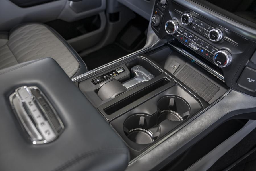 Детали интерьера Ford F-150 Limited SuperCrew 2020 года  (фото 13 из 20)
